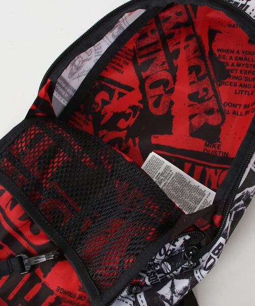 JANSPORT（ジャンスポーツ）の「【JANSPORT】JANSPORT X STRANGER THINGS MOVE SLING HAWKINS POST - HAWKINS POST（ボディバッグ/ウエストポーチ・メンズ・マルチ・FREE）」の4枚目の写真