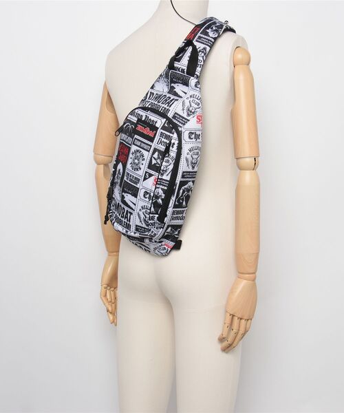 JANSPORT（ジャンスポーツ）の「【JANSPORT】JANSPORT X STRANGER THINGS MOVE SLING HAWKINS POST - HAWKINS POST（ボディバッグ/ウエストポーチ・メンズ・マルチ・FREE）」の5枚目の写真