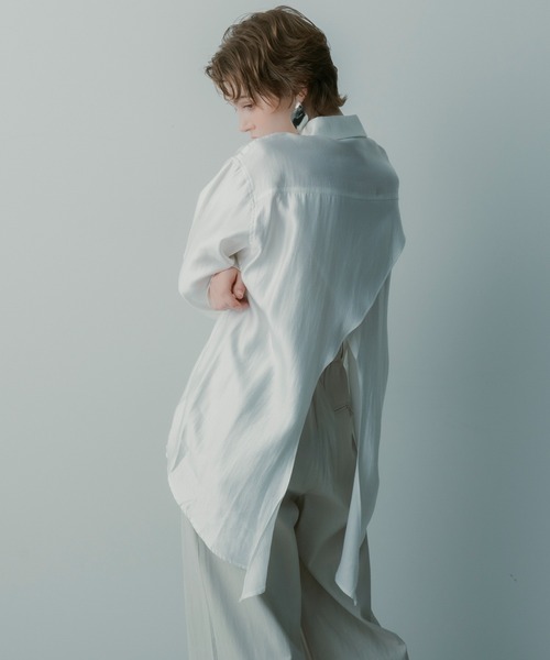 SERENO(セレーノ)の「カットワークサテンブラウス(シャツ/ブラウス・レディース・レッド・ONESIZE)」の4枚目の写真
