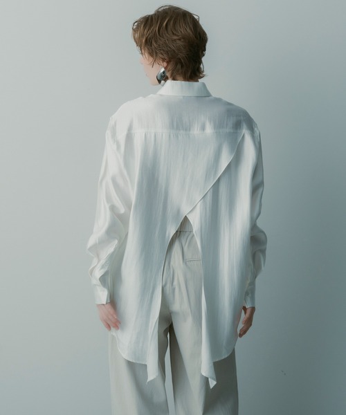 SERENO(セレーノ)の「カットワークサテンブラウス(シャツ/ブラウス・レディース・レッド・ONESIZE)」の5枚目の写真