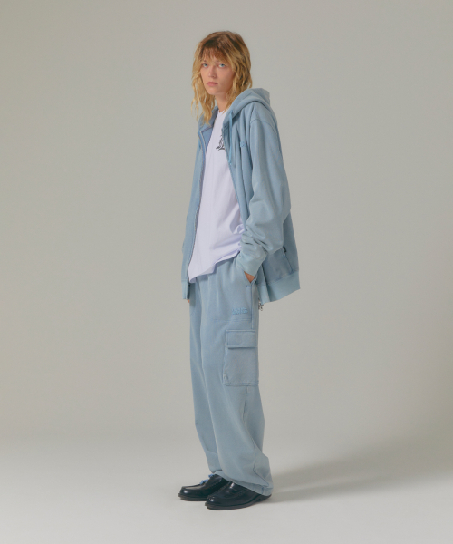 LMCの「WASHED OG APPLIQUE CARGO SWEAT PANTS blue(スウェットパンツ・レディース・その他・S/M/L)」の2枚目の写真