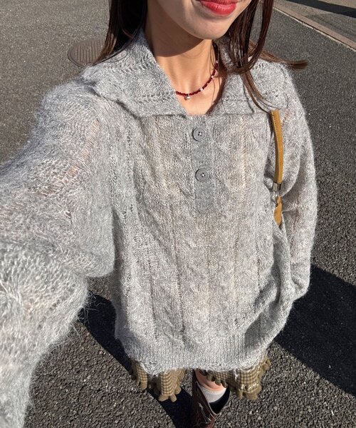 CIAOPANIC（チャオパニック）の「甘編みシアーケーブルダメージニットポロ（ニット/セーター・レディース・ホワイト系その他/ホワイト/イエロー系その他/グレー系その他/グレー/イエロー・1/0）」の5枚目の写真