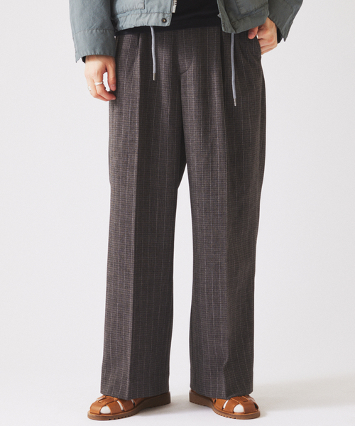 JOURNAL STANDARD relume(ジャーナルスタンダード レリューム)の「ウォッシャブル バスケット ストライプ ワイドスラックス(セットアップ対応可能)(スラックス・メンズ・チャコールグレー/ウッド・LARGE/MEDIUM)」の4枚目の写真