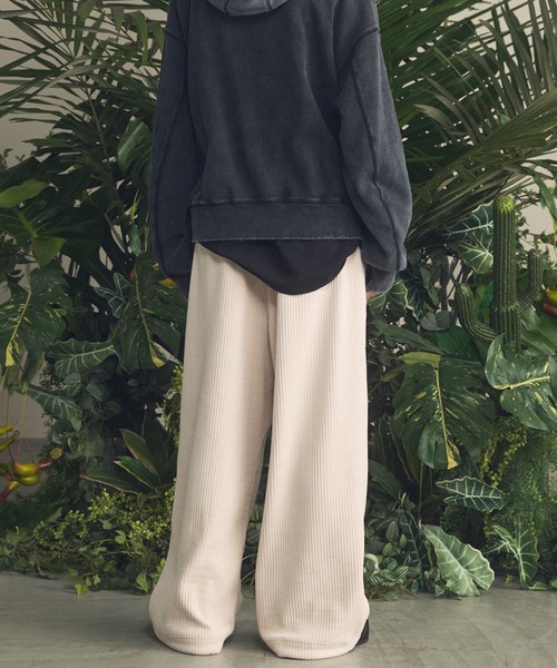 MAISON SPECIAL(メゾンスペシャル)の「《UNISEX》Chenille Yarn Corduroy Prime-Wide Easy Pants/モールコーデュロイプライムワイドイージーパンツ【MAISON SPECIAL/メゾンスペシャル】(その他パンツ・メンズ・アイボリー/ブラック/ライトブルー/チャコールグレー・0/1/2)」の17枚目の写真