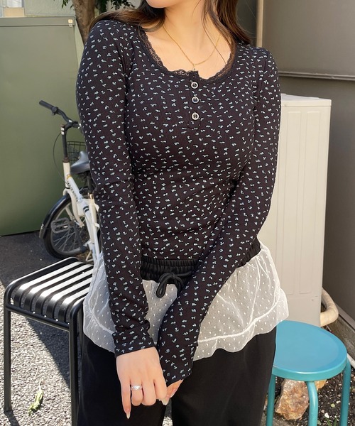 ROGER AND RAW（ロジャーアンドロウ）の「[カップ付き]フローラルプリントネックレースロンT（Tシャツ/カットソー・レディース・ブラック/ホワイト/ベージュ・FREE）」の16枚目の写真