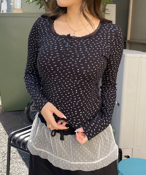 ROGER AND RAW（ロジャーアンドロウ）の「[カップ付き]フローラルプリントネックレースロンT（Tシャツ/カットソー・レディース・ブラック/ホワイト/ベージュ・FREE）」の12枚目の写真