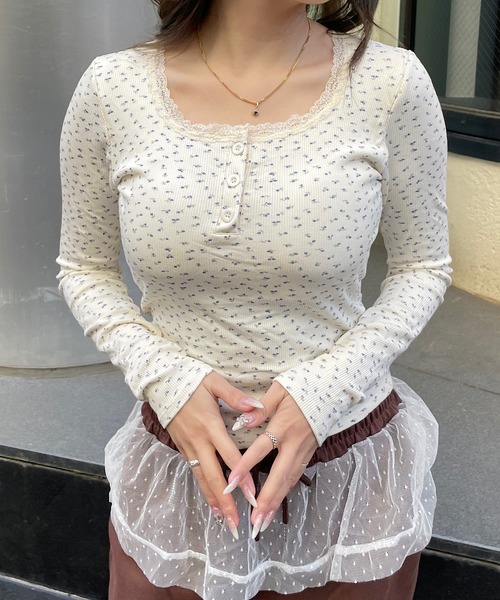 ROGER AND RAW（ロジャーアンドロウ）の「[カップ付き]フローラルプリントネックレースロンT（Tシャツ/カットソー・レディース・ブラック/ホワイト/ベージュ・FREE）」の18枚目の写真