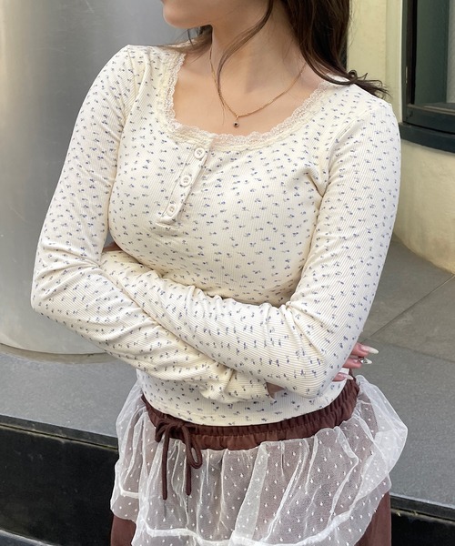 ROGER AND RAW（ロジャーアンドロウ）の「[カップ付き]フローラルプリントネックレースロンT（Tシャツ/カットソー・レディース・ブラック/ホワイト/ベージュ・FREE）」の20枚目の写真