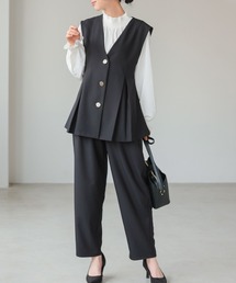 itto...（イット）の「ゴールドボタンベスト＆コクーンパンツセットアップスーツ（スーツパンツ）」