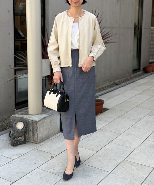 MICO COULIER（ミコクリエ）の「ドレープ&タックブラウス（シャツ/ブラウス・レディース・ベビーピンク/ネイビー/ブルー/オフホワイト・38）」の8枚目の写真