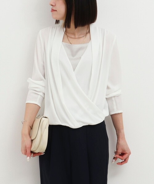 MICO COULIER（ミコクリエ）の「ドレープ&タックブラウス（シャツ/ブラウス・レディース・ベビーピンク/ネイビー/ブルー/オフホワイト・38）」の16枚目の写真