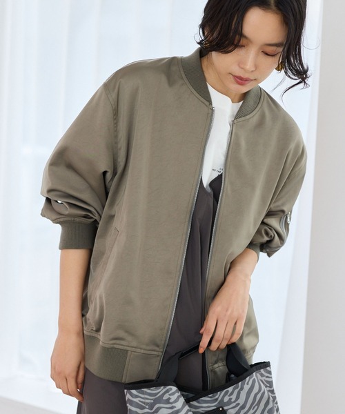 BARNYARDSTORM(バンヤードストーム)の「BARNYARDSTORM / サテンストレッチMA-1 / ハンドウォッシャブル(MA-1・レディース・カーキ/ベージュ・S/M)」の1枚目の写真