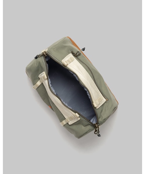 Topologie(トポロジー)の「Boston Bag Medium(ボストン バッグ ミディアム)(ボストンバッグ・レディース・ブラック/ホワイト/グリーン・ONE SIZE)」の12枚目の写真