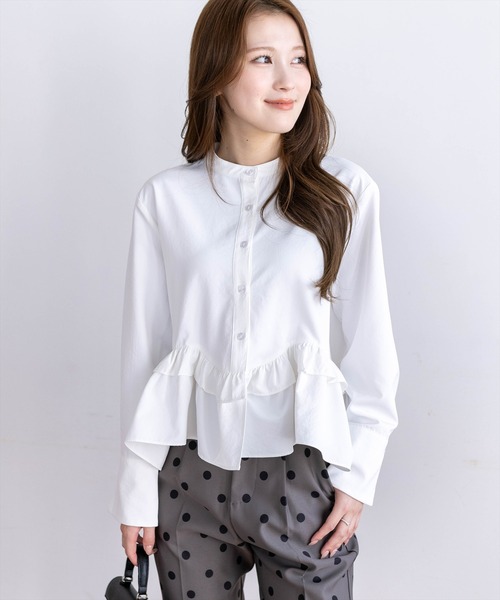 CLEAR BASIC（クリアベーシック）の「裾フリルノーカラーシャツ[オフィスカジュアル 着回し抜群 大人]≪新作≫（シャツ/ブラウス・レディース・サックスブルー/ネイビー/オフホワイト・F）」の2枚目の写真