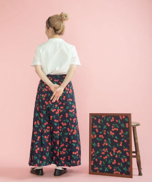 Dot&Stripes CHILD WOMAN(ドットアンドストライプス チャイルドウーマン)の「チェリープリント プリーツスカート(スカート・レディース・ネイビー/レッド・FREE)」の21枚目の写真