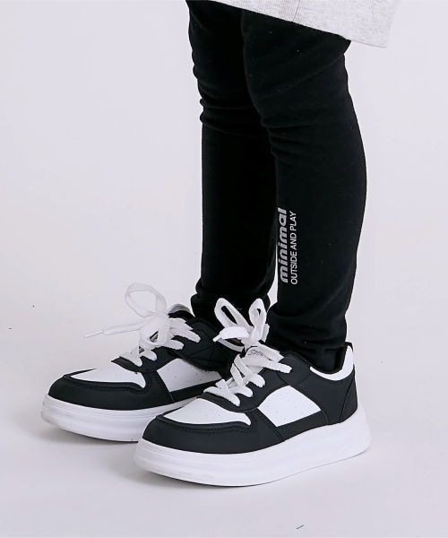 minimal(ミニマル)の「面ファスナースニーカー(スニーカー・キッズ・オフホワイト/ブラック・18cm/20cm/19cm)」の1枚目の写真
