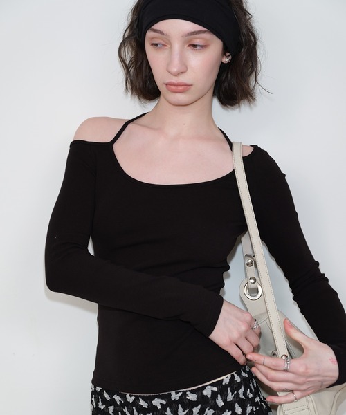 SOLWEIGE(ソルヴェイグ)の「【SOLWEIGE】アシンメトリーショルダーTシャツ(Tシャツ/カットソー・レディース・ブルー/ブラック・S/M/L)」の2枚目の写真
