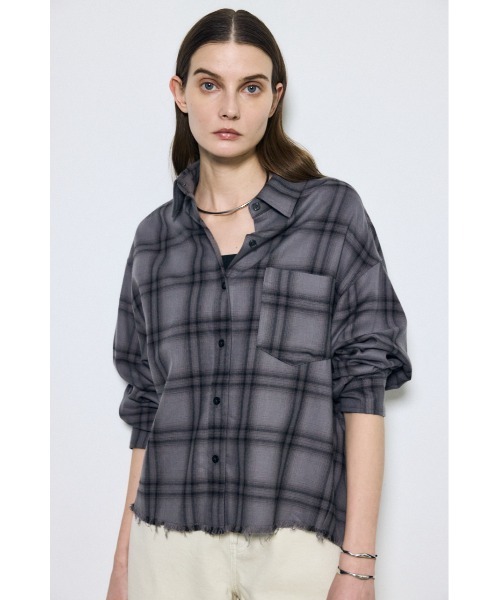 AZUL by moussy(アズールバイマウジー)の「アーバンチェックフリンジショートシャツ(シャツ/ブラウス・レディース・アイボリー/ベージュ系その他/ブラック系その他・FREE)」の13枚目の写真
