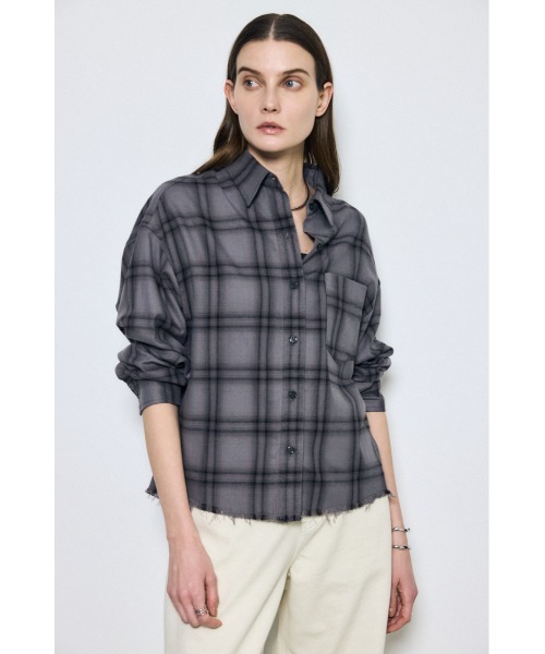 AZUL by moussy(アズールバイマウジー)の「アーバンチェックフリンジショートシャツ(シャツ/ブラウス・レディース・アイボリー/ベージュ系その他/ブラック系その他・FREE)」の14枚目の写真
