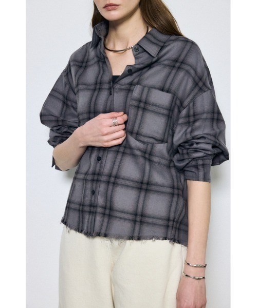 AZUL by moussy(アズールバイマウジー)の「アーバンチェックフリンジショートシャツ(シャツ/ブラウス・レディース・アイボリー/ベージュ系その他/ブラック系その他・FREE)」の15枚目の写真