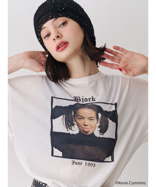 jouetie（ジュエティ）の「【KevinCummins×PosTokyo】Big Tee（タンクトップ・レディース・ブルー/オフホワイト/ブラック・MEDIUM）」の6枚目の写真