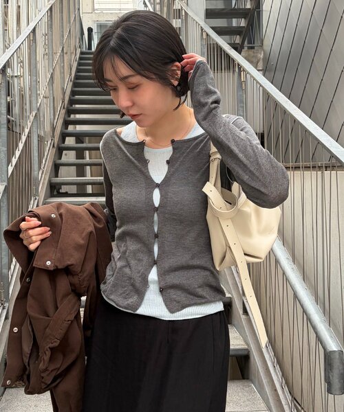 CAPRICIEUX LE'MAGE（カプリシューレマージュ）の「タンクSETアームラインカーディガン（カーディガン/ボレロ・レディース・グレー/ピンク/ブラック・FREE）」の17枚目の写真