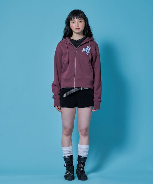 SEQUENZ（シークエンズ）の「【sqnz（エスキュンズ）】sqnz logo pt zip p/k / ユニセックス ジップパーカー フーディ 裏毛 ワンポイント ダブルジップ 花柄 星柄（パーカー・メンズ・その他3/その他4/グレー/モカ・MEDIUM/LARGE/SMALL）」の7枚目の写真