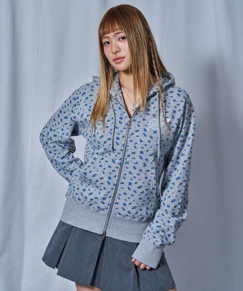 SEQUENZ（シークエンズ）の「【sqnz（エスキュンズ）】sqnz logo pt zip p/k / ユニセックス ジップパーカー フーディ 裏毛 ワンポイント ダブルジップ 花柄 星柄（パーカー・メンズ・その他3/その他4/グレー/モカ・MEDIUM/LARGE/SMALL）」の21枚目の写真