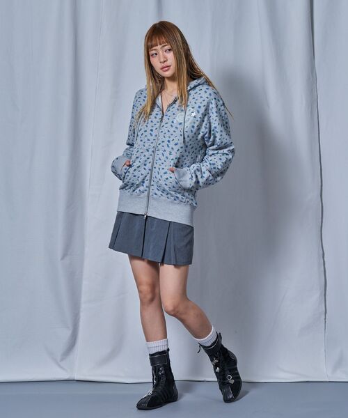 SEQUENZ（シークエンズ）の「※WEB限定 / 花柄×星柄プリント / ロゴ裏毛ジップパーカー / sqnz logo pt zip p/k（パーカー・レディース・その他3/その他4/グレー/モカ・MEDIUM/LARGE/SMALL）」の22枚目の写真