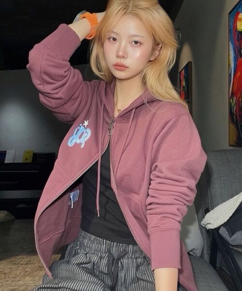 SEQUENZ（シークエンズ）の「※WEB限定 / 花柄×星柄プリント / ロゴ裏毛ジップパーカー / sqnz logo pt zip p/k（パーカー・レディース・その他3/その他4/グレー/モカ・MEDIUM/LARGE/SMALL）」の18枚目の写真