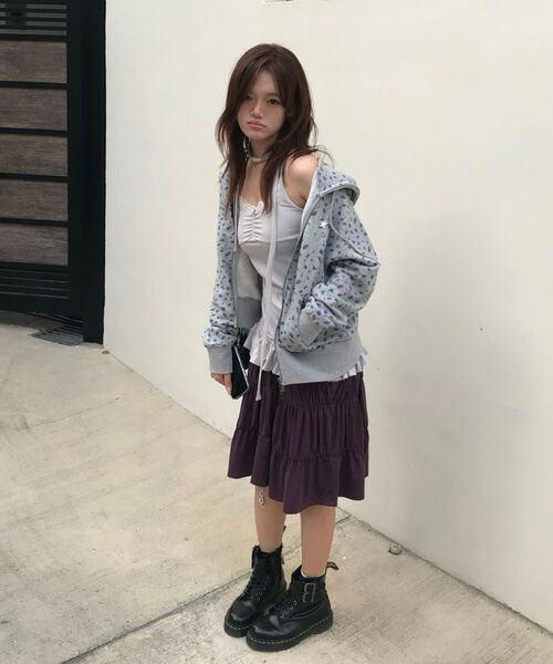 SEQUENZ（シークエンズ）の「※WEB限定 / 花柄×星柄プリント / ロゴ裏毛ジップパーカー / sqnz logo pt zip p/k（パーカー・レディース・その他3/その他4/グレー/モカ・MEDIUM/LARGE/SMALL）」の6枚目の写真