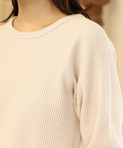CHIQUITA(チキータ)の「ワッフルスウェットシャツグレージュ(Tシャツ/カットソー・レディース・アイボリー・S~M/M~L)」の2枚目の写真