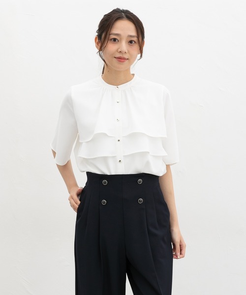 Honeys(ハニーズ)の「【ハニさら・接触冷感・】フリルブラウス(シャツ/ブラウス・レディース・ブルーグリーン/ライトベージュ/ネイビー/キャメル/ホワイト・L/LL/M/S/3L)」の8枚目の写真