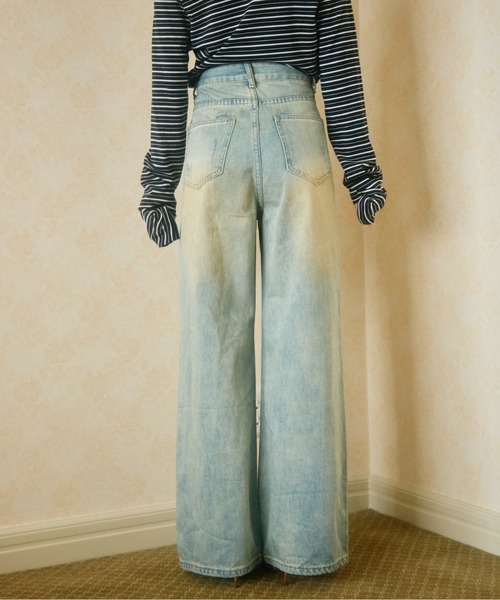 TITTY&CO.（ティティーアンドコー）の「ダメージワイドデニムパンツ（デニムパンツ・レディース・ライトブルー・LARGE/MEDIUM/SMALL）」の5枚目の写真
