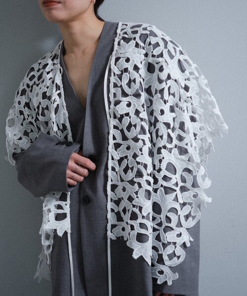 SHENERY（シーナリー）の「Pasterip lace multi-way scarf（バンダナ/スカーフ・レディース・オフホワイト・FREE）」の12枚目の写真