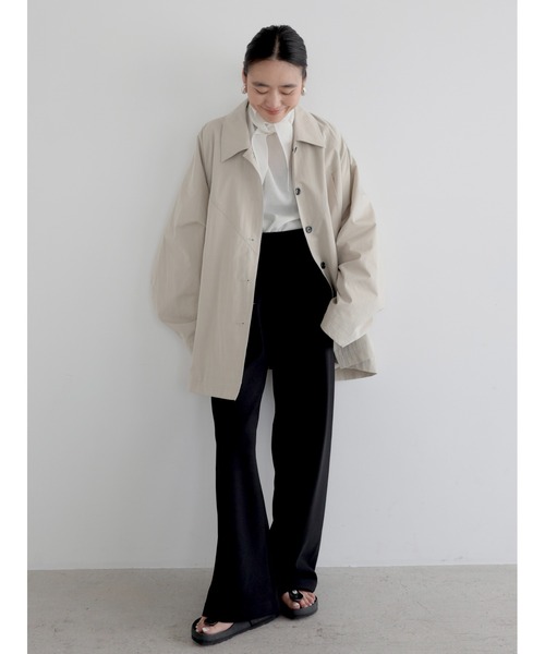 NOWNS（ナウンス）の「Ines | Soft banding pants（スラックス・レディース・ブラック/アイボリー/ネイビー・FREE/1/2）」の16枚目の写真