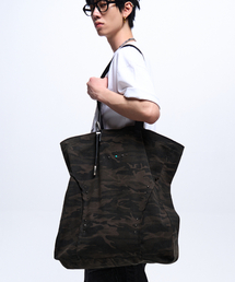 RSSC（アールエスエスシー）の「RIVET BIG SHOULDER BAG - CAMO（ショルダーバッグ）」