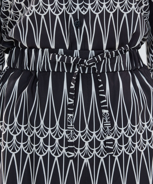 NARACAMICIE（ナラカミーチェ）の「【NARACAMICIE】【セットアップ対応】ライン幾何柄パンツ（その他パンツ・レディース・ホワイト/ブラック・M/XL）」の7枚目の写真