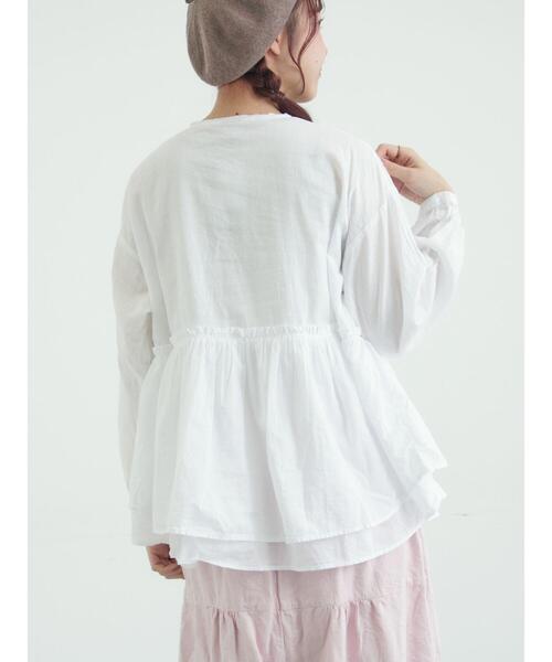 TSUHARU by Samansa Mos2（ツハルバイサマンサモスモス）の「【tukuroi】綿麻平織製品染めギャザーブラウス（シャツ/ブラウス・レディース・オフホワイト/ピンク/ネイビー・F）」の6枚目の写真