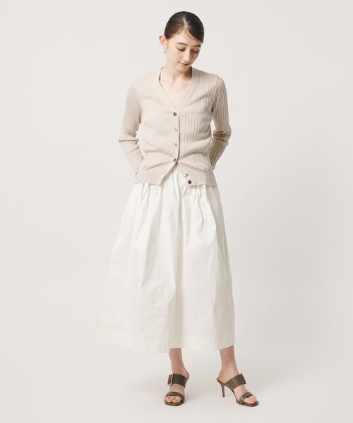 UNITED ARROWS(ユナイテッドアローズ)の「ボリューム タック スカート WHITE ‐ウォッシャブル‐(スカート・レディース・オフホワイト・36/38)」の2枚目の写真