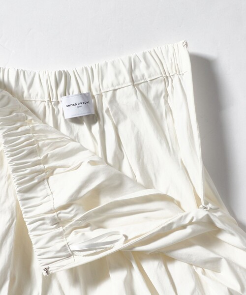 UNITED ARROWS(ユナイテッドアローズ)の「ボリューム タック スカート WHITE ‐ウォッシャブル‐(スカート・レディース・オフホワイト・36/38)」の12枚目の写真