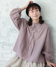 たなびくラベンダーの編み上げブラウス