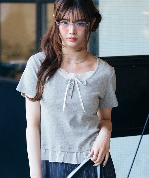 muet.（ミュエ）の「リボン付きレイヤード風シアーフリルリブトップス（Tシャツ/カットソー・レディース・レッド/杢グレー/ブラック・MEDIUM/LARGE）」の13枚目の写真