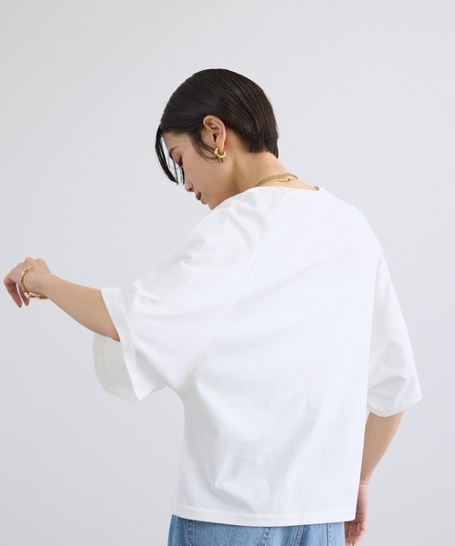 SALON adam et rope'(サロン アダム エ ロペ)の「プリマベールハーフスリーブTシャツ / UVケア(Tシャツ/カットソー・レディース・ブラック/オフホワイト/キャメル・FREE)」の4枚目の写真