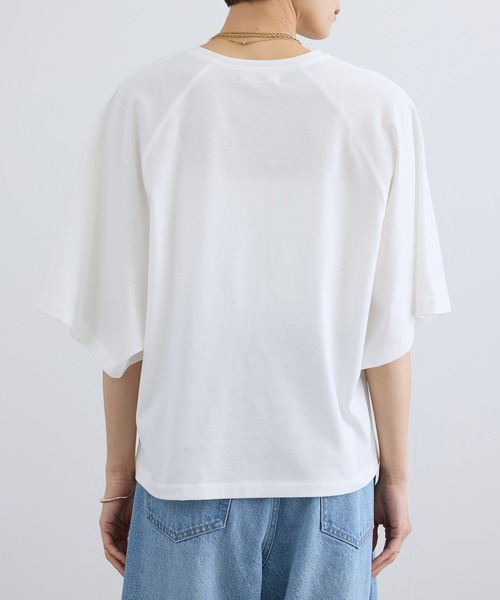 SALON adam et rope'(サロン アダム エ ロペ)の「プリマベールハーフスリーブTシャツ / UVケア(Tシャツ/カットソー・レディース・ブラック/オフホワイト/キャメル・FREE)」の22枚目の写真