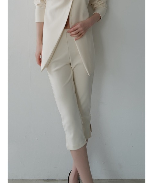 celon（セロン）の「side slit slim pants（その他パンツ・レディース・ブラック/アイボリー・FREE）」の2枚目の写真