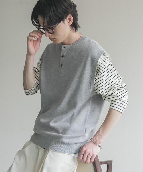 SENSE OF PLACE by URBAN RESEARCH(センスオブプレイスバイアーバンリサーチ)の「『洗濯可』ヘンリーネックニットベスト(ベスト・メンズ・グレー/チャコールグレー・MEDIUM/LARGE)」の1枚目の写真