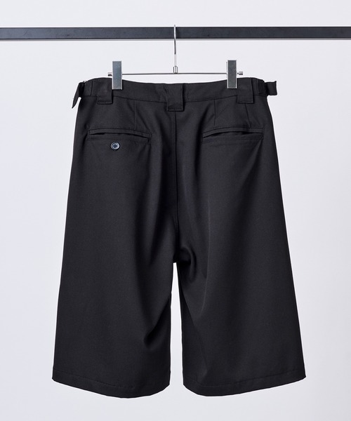 Confirm(コンファーム)の「TR / デニム / 箔デニム ワイドストレートスラックスハーフパンツ(デニムパンツ・メンズ・ブラック/ブラック系その他2/ブラック系その他・M/L)」の4枚目の写真