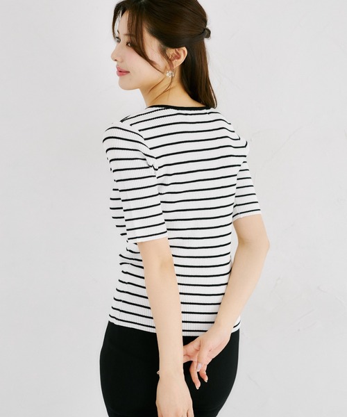 tocco closet(トッコ クローゼット)の「【ZOZO限定】接触冷感バイカラー半袖リブニットトップス(ニット/セーター・レディース・ブラック/ネイビー/コーラルピンク・M)」の8枚目の写真