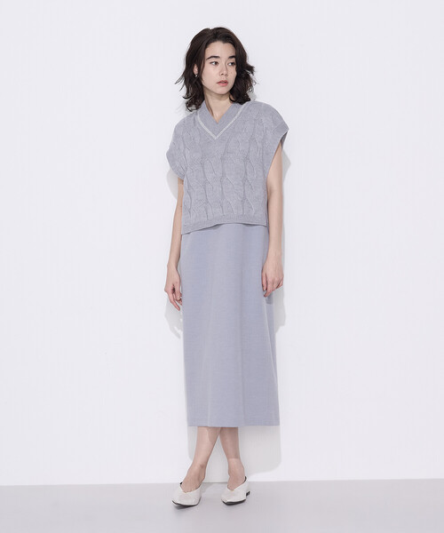 Gabardine K.T(ギャバジンケーティー)の「ケーブルニットベスト付き ワンピース(ワンピース・レディース・ブラック/グレー・9号/7号)」の2枚目の写真